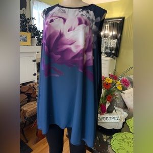 Beautiful ALFANI WOMAN blouse for sale    Size 24